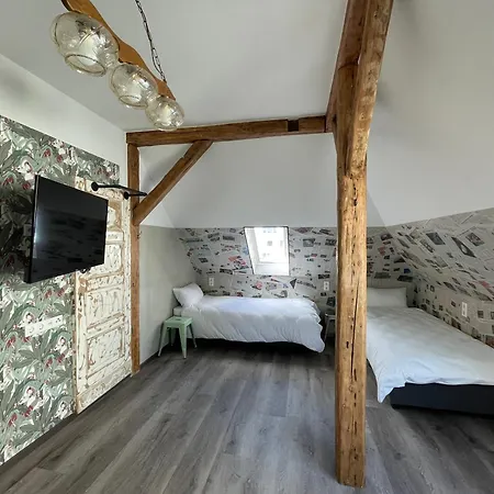Haus 15 *